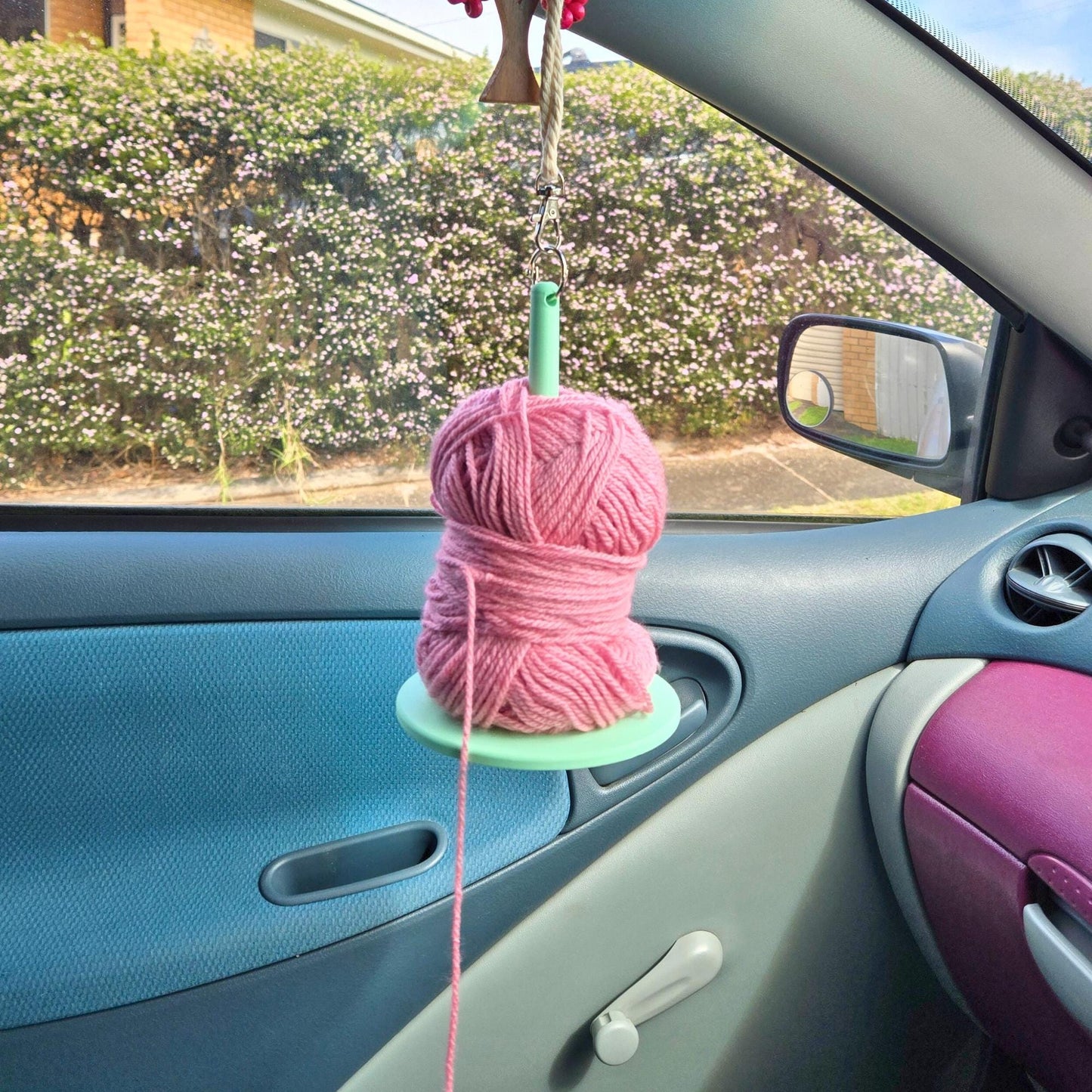 Portable Wrist Yarn Holder