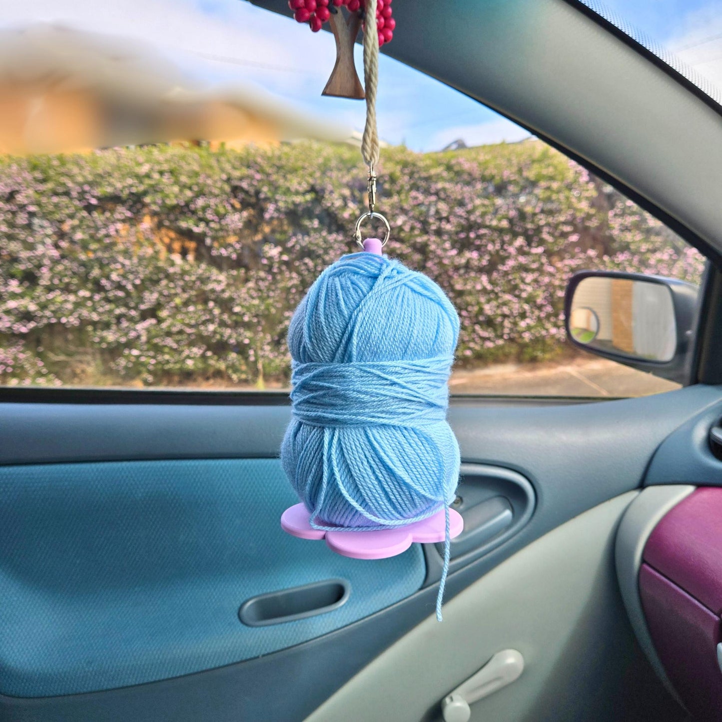 Portable Wrist Yarn Holder