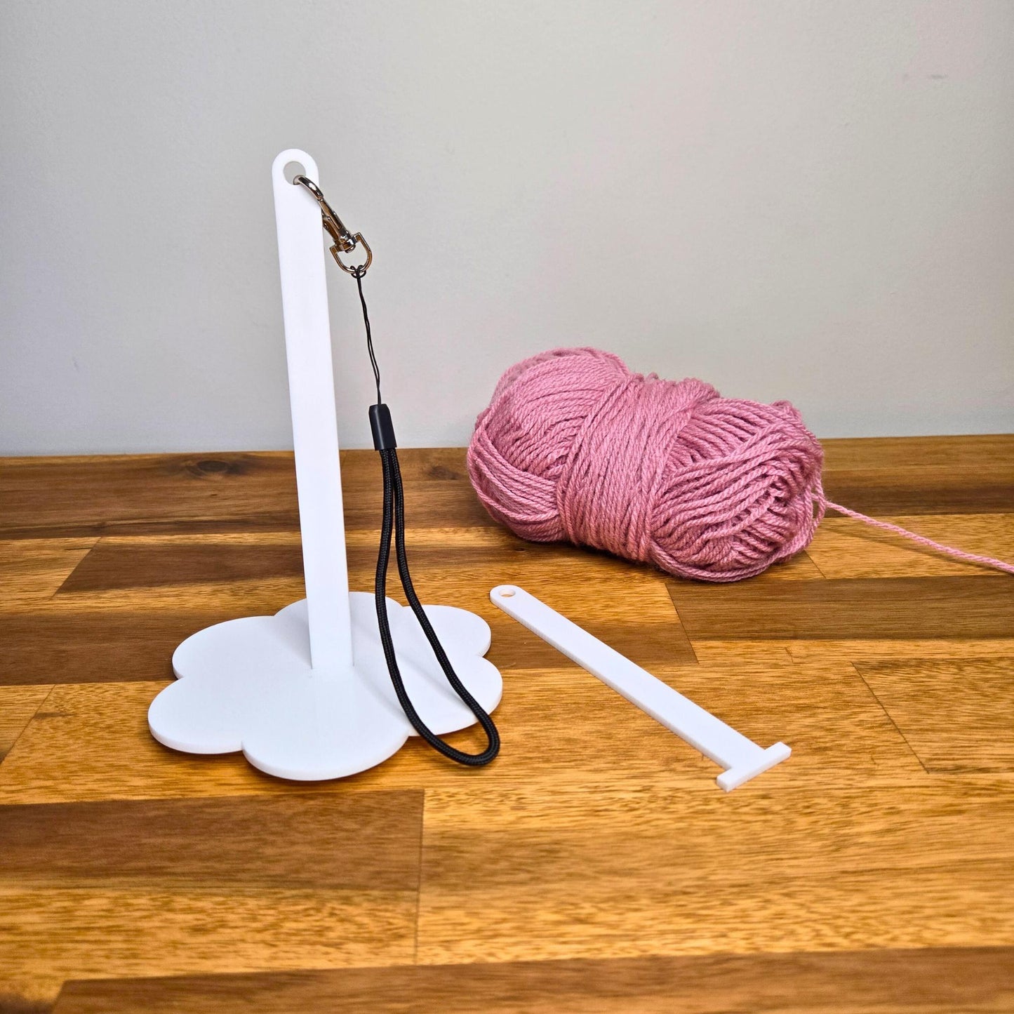 Portable Wrist Yarn Holder